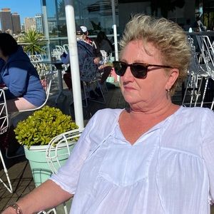 Meet your Posher, Sharon